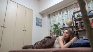 【隠し撮り】24歳・職業不詳の感度抜群ギャル、ナンパ師のヤリ部屋で喘ぎ狂う絶頂Sex