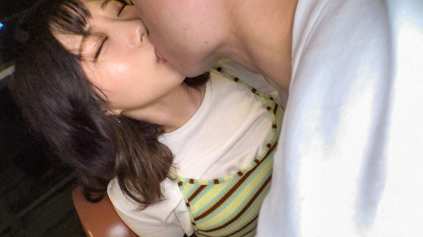 月島ナンパから即ホテル。1813番・学生ゆりか、巨根に沈められ何度も絶頂＆スプラッシュ！