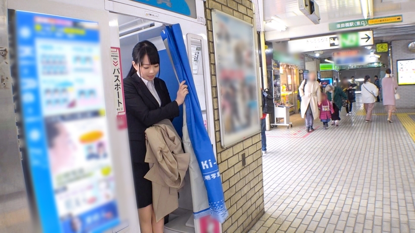 【初撮】「証明写真代出すから」就活中の清楚系女子大生をホテルへ！断れない性格に漬け込みハメまくったら潮吹きが止まらない絶頂ドスケベ体質だった
