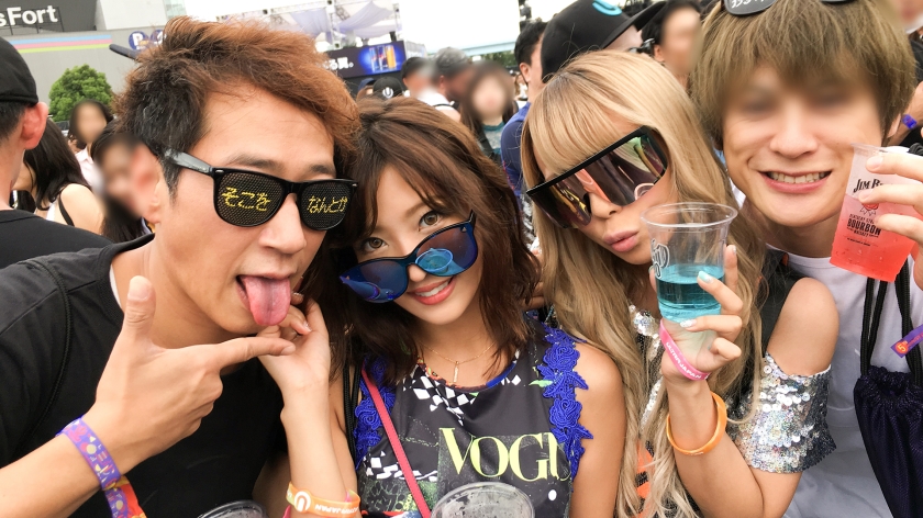 【ULTRAの奇跡】22歳店員＆27歳DJ美女を即日お持ち帰り！野外フェスから直行の4P乱交セックス！