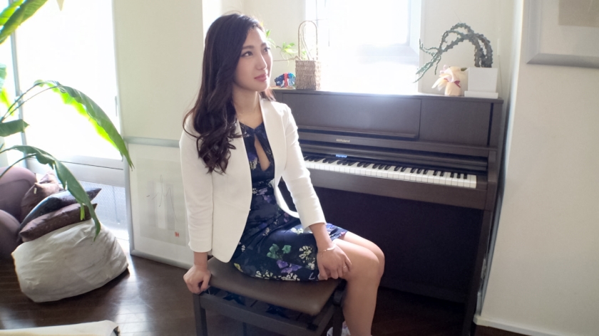 【寝取り密着】35歳セレブ人妻・アンナさん。壇蜜似の妖艶ボディをクンニで解禁！セックスレスの不満をぶちまける中出し中愛