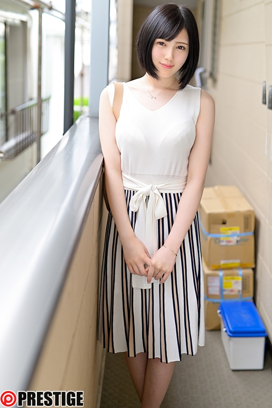 涼森れむを独占レンタル。透明感溢れる21歳の絶対的美少女と過ごす禁断時間。